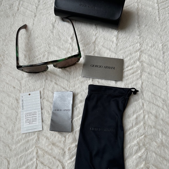 Giorgio Armani Men’s irregular-shaped sunglasses - Picture 14 of 15